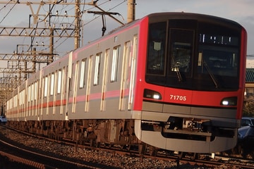 東武鉄道70000系71705Fを杉戸高野台～幸手間で撮影した画像
