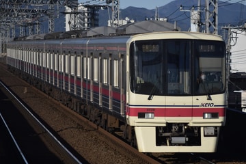 京王電鉄8000系8728Fを長沼駅で撮影した画像