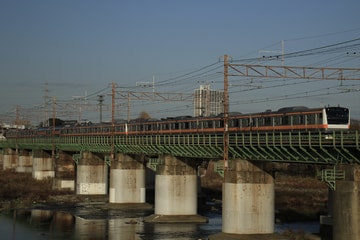 JR東日本E233系トタH44編成を立川～日野間で撮影した画像