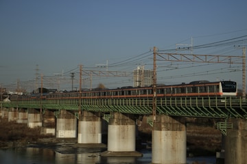 JR東日本E233系トタT25編成を立川～日野間で撮影した画像