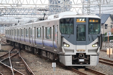 JR西日本225系HF416編成を和歌山駅で撮影した画像