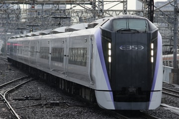 JR東日本E353系モトS120編成を中野駅で撮影した画像