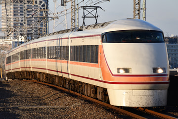 東武鉄道100系108Fを新越谷駅で撮影した画像