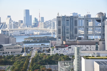 ゆりかもめ7300系7471Fをお台場海浜公園～台場間で撮影した画像