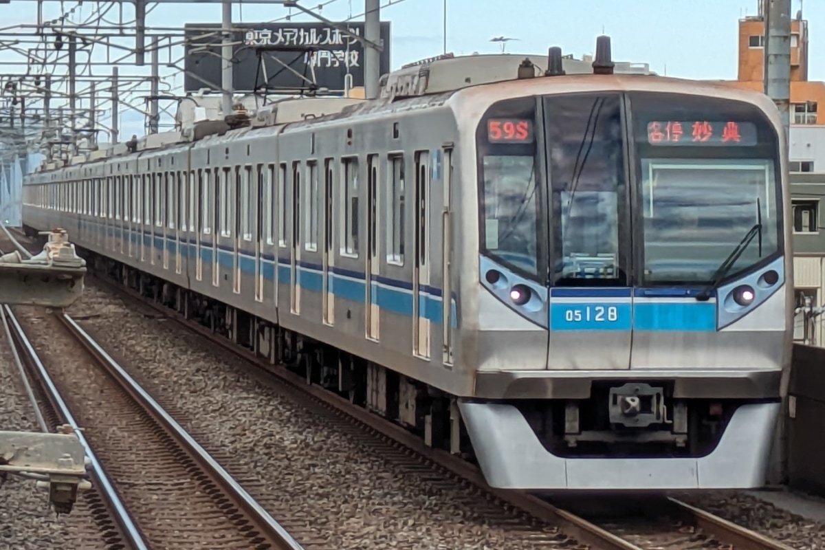 東京メトロ 深川検車区 05系 05-128F