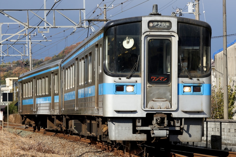 JR四7000系7017の写真