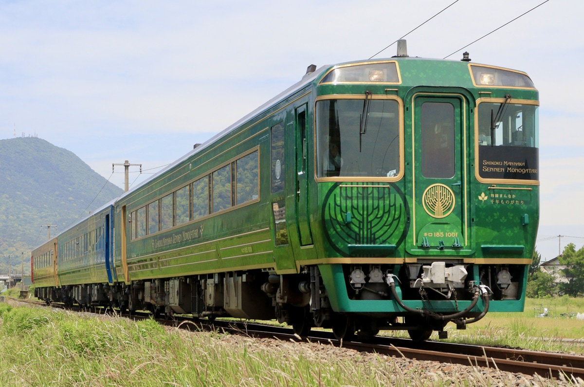 JR四国 高松運転所 キロ185系 1001
