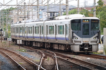 JR西日本225系HF424編成を日根野駅で撮影した画像