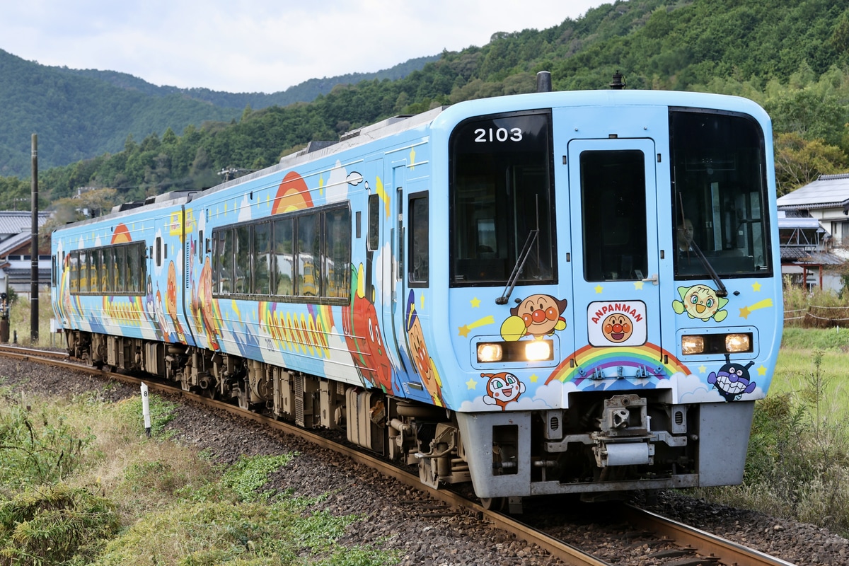 JR四国 高知運転所 2000系 2103