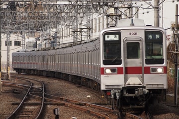 東武鉄道10030系11031Fを下板橋駅で撮影した画像