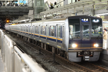 JR西日本207系H4編成を大阪駅で撮影した画像