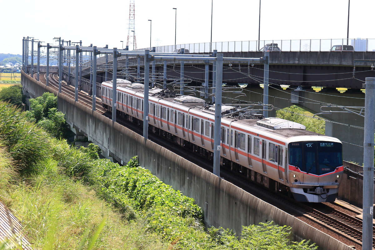 首都圏新都市鉄道 つくばエクスプレス総合基地 TX-2000系 2668F