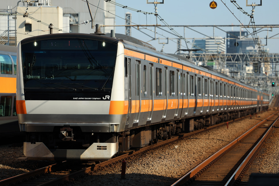 JR東E233系トタT21編成<br class="br-sp" />(T21編成)の写真