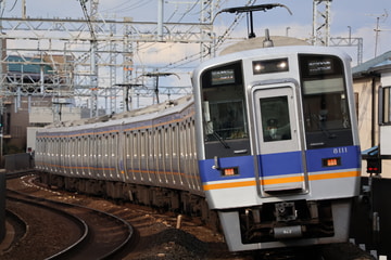 南海電気鉄道8000系8011Fを二色浜駅で撮影した画像