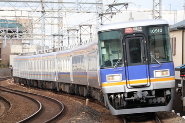 南海電気鉄道10000系10010Fを二色浜駅で撮影した画像