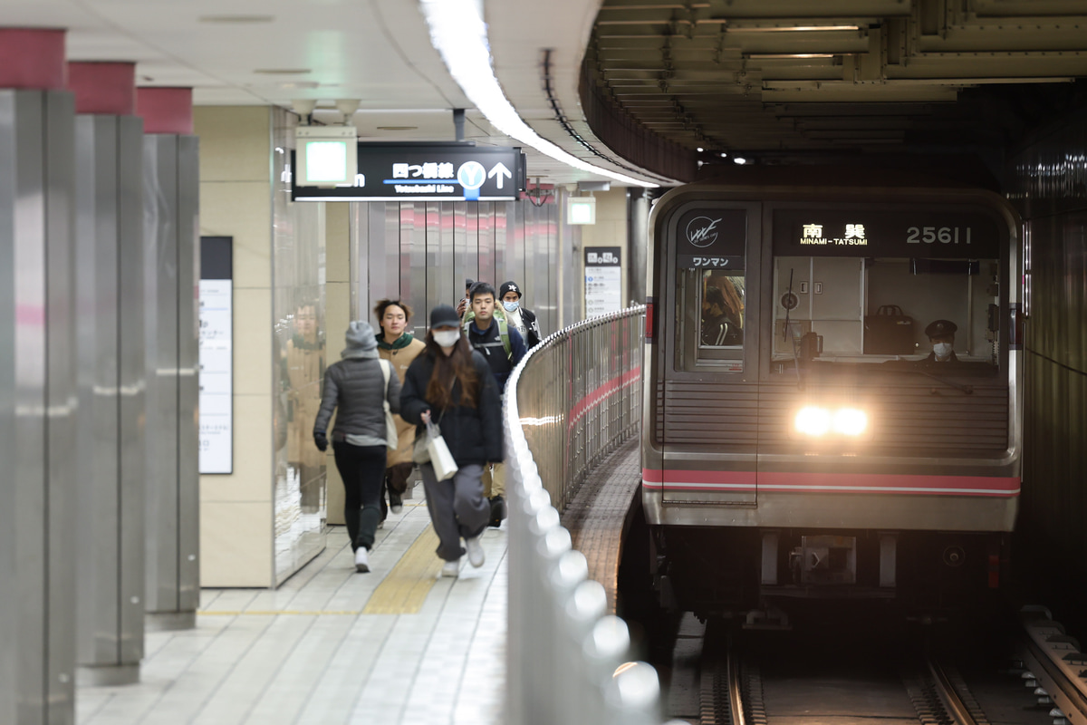 大阪市高速電気軌道  25系 25611F