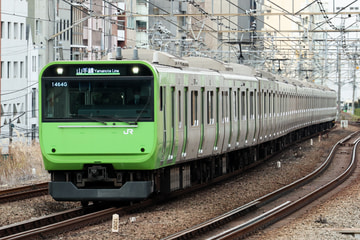 JR東日本E235系トウ39編成を恵比寿駅で撮影した画像