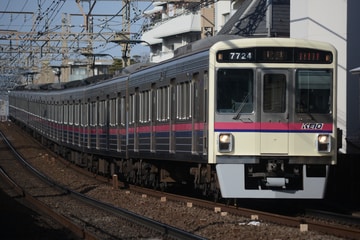 京王電鉄7000系7724Fを八幡山～上北沢間で撮影した画像