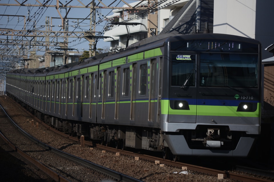 都営10-300形10-710編成<br class="br-sp" />(10-710F)の写真