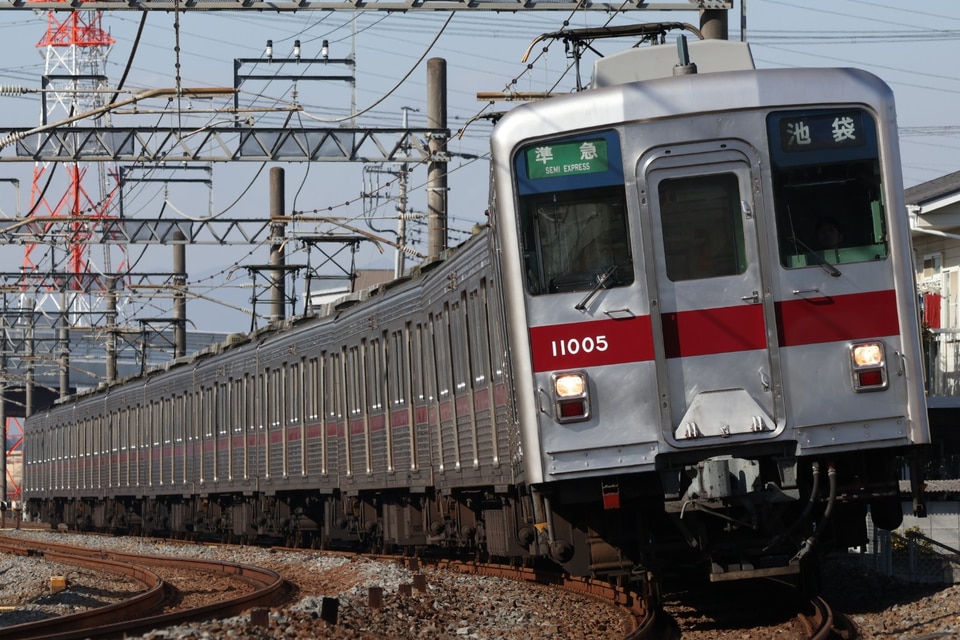 東武10000系11005F<br class="br-sp" />(11005編成)の写真