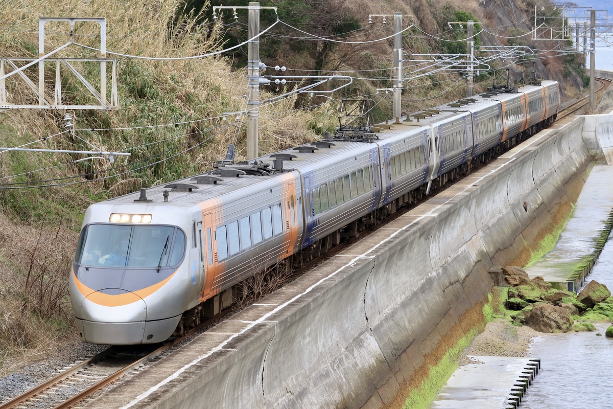 JR四国 松山運転所 8000系 L5編成