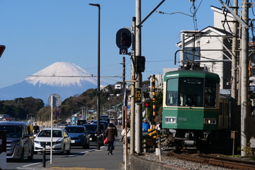 江ノ島電鉄1000形1501Fを七里ケ浜～鎌倉高校前間で撮影した画像