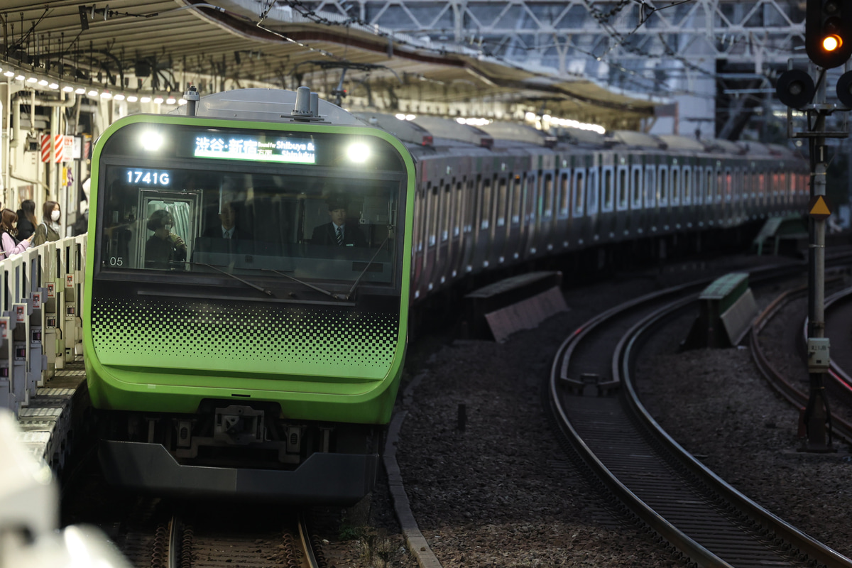 JR東日本  E235系 トウ05編成