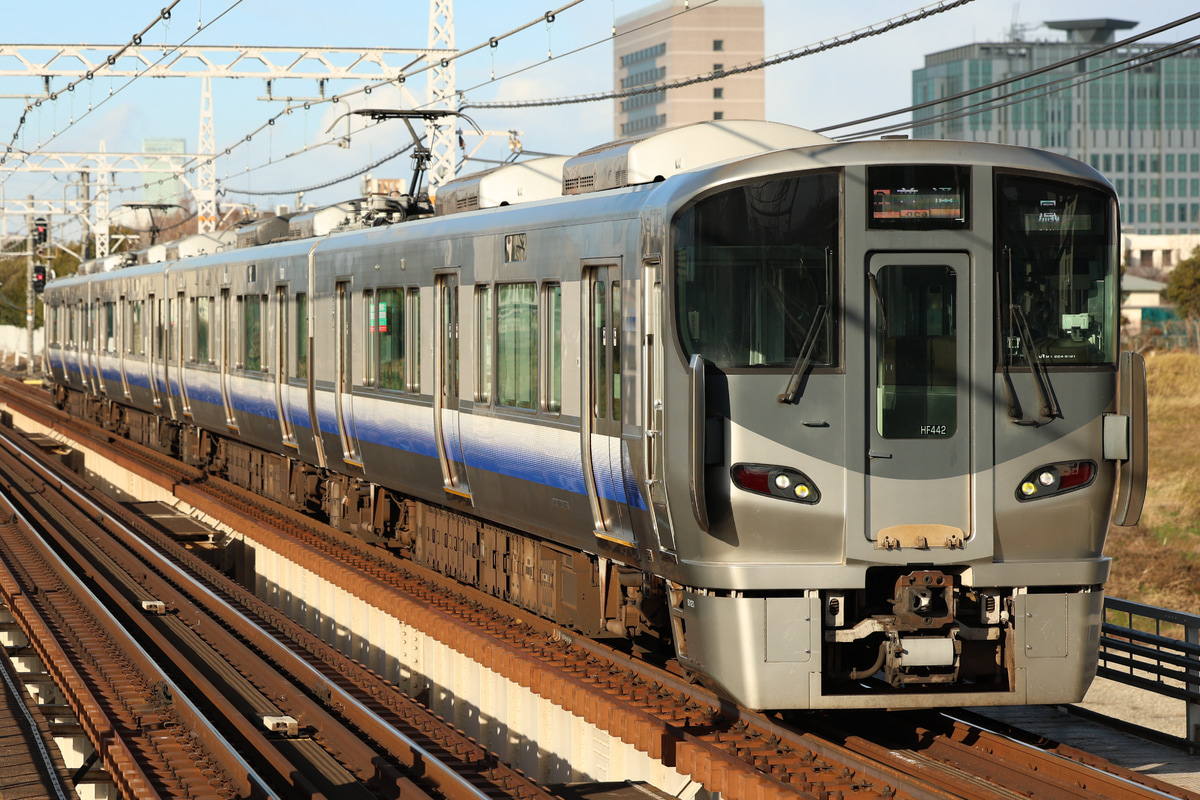 JR西日本  225系 HF442編成