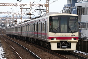 京王電鉄8000系8726fを中河原駅で撮影した画像