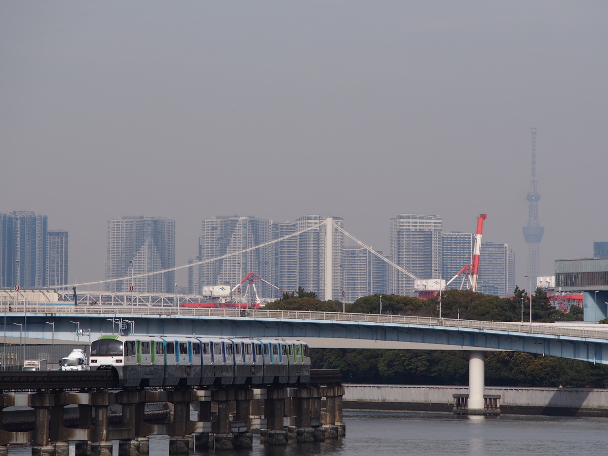 東京モノレール 昭和島車両区 2000形 