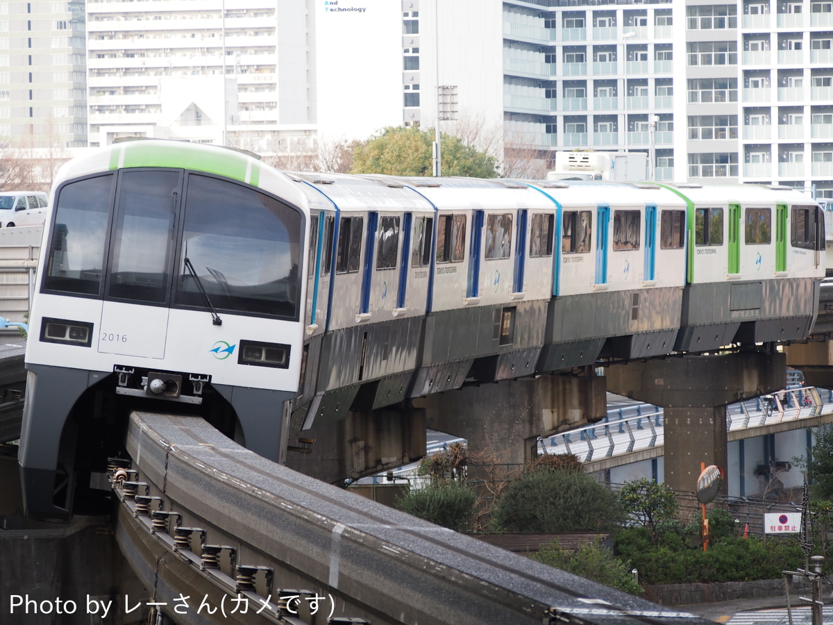 東京モノレール 昭和島車両区 2000形 2011F