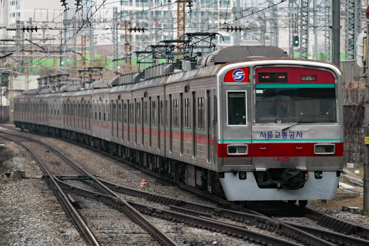 Seoul Metro 君子車両事業所 1000系 105F