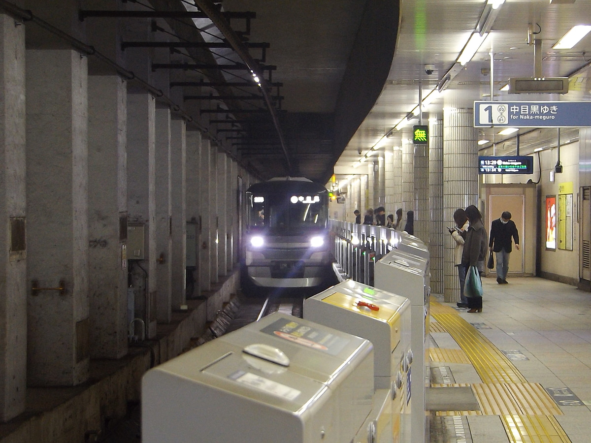 東京メトロ  16000系 