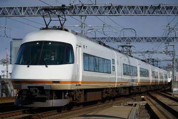 近畿日本鉄道21000系UL09編成を近鉄八田駅で撮影した画像