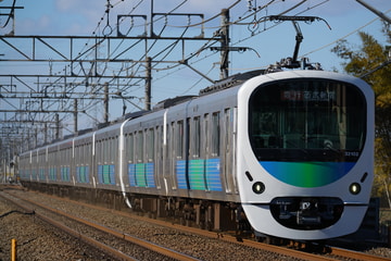 西武鉄道30000系32102Fを入曽～新所沢間で撮影した画像