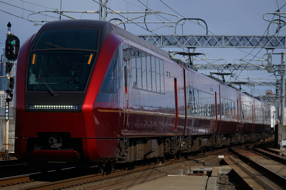 近鉄80000系HV04の写真