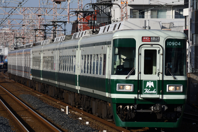住ノ江検車区10000系10004Fを住吉大社駅で撮影した写真