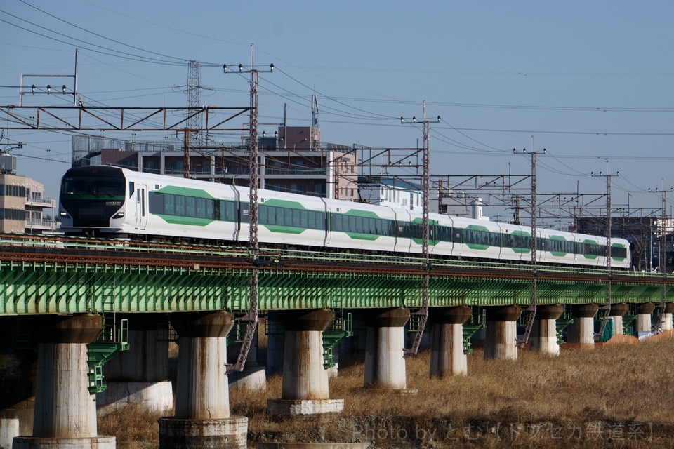 JR東E257系オオOM-93編成<br class="br-sp" />(オオOM-93)(OM93編成)(OM-93編成)の写真