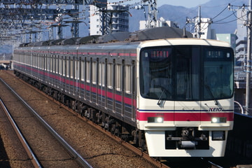 京王電鉄8000系8709Fを長沼駅で撮影した画像