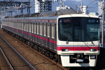 京王電鉄8000系8704Fを長沼駅で撮影した画像