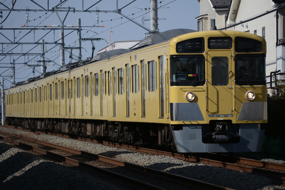 西武2000系2049F<br class="br-sp" />(2049編成)の写真