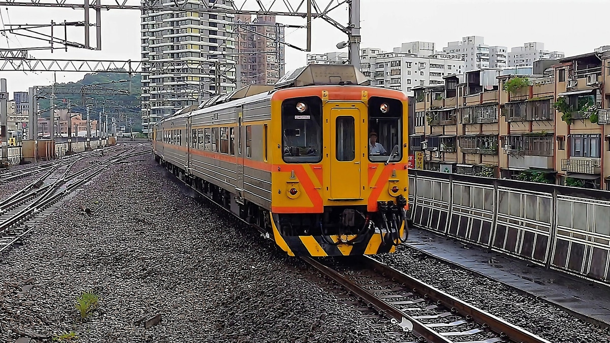 台湾鉄路公司 花蓮機務段 DR3100型 
