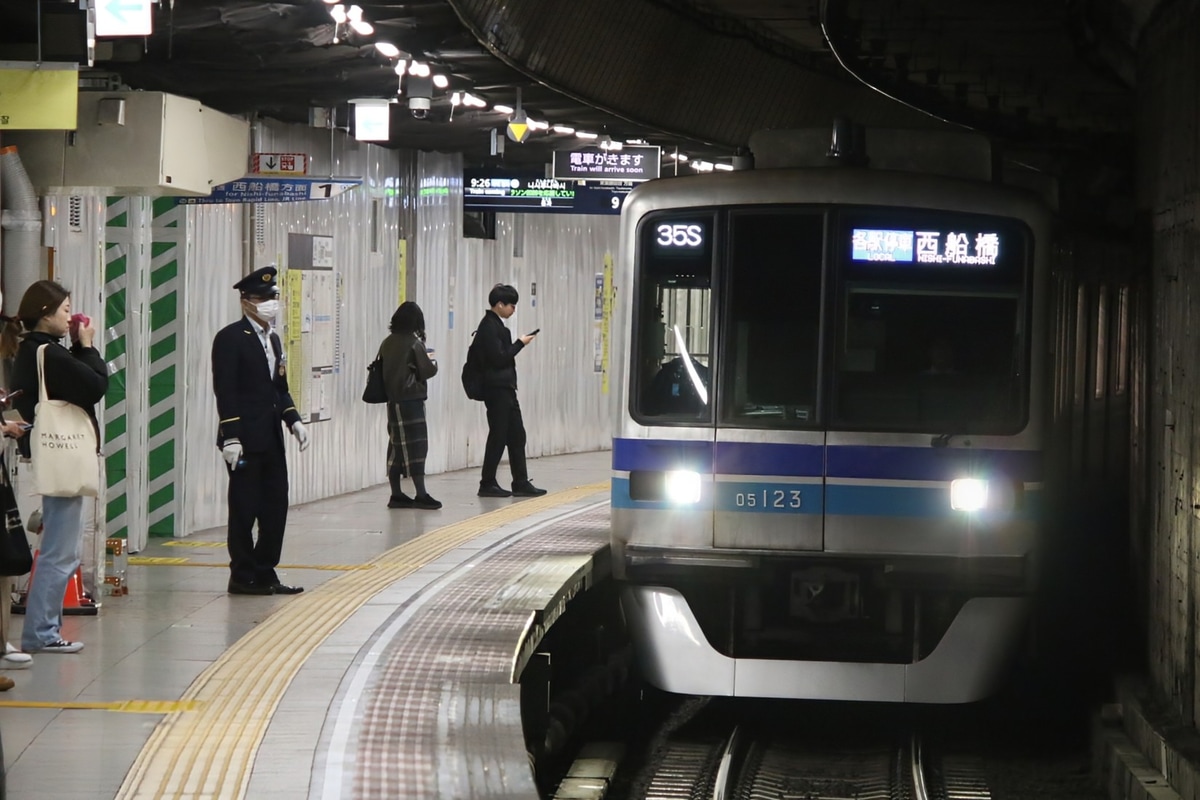 東京メトロ 深川検車区 05系 05-123F