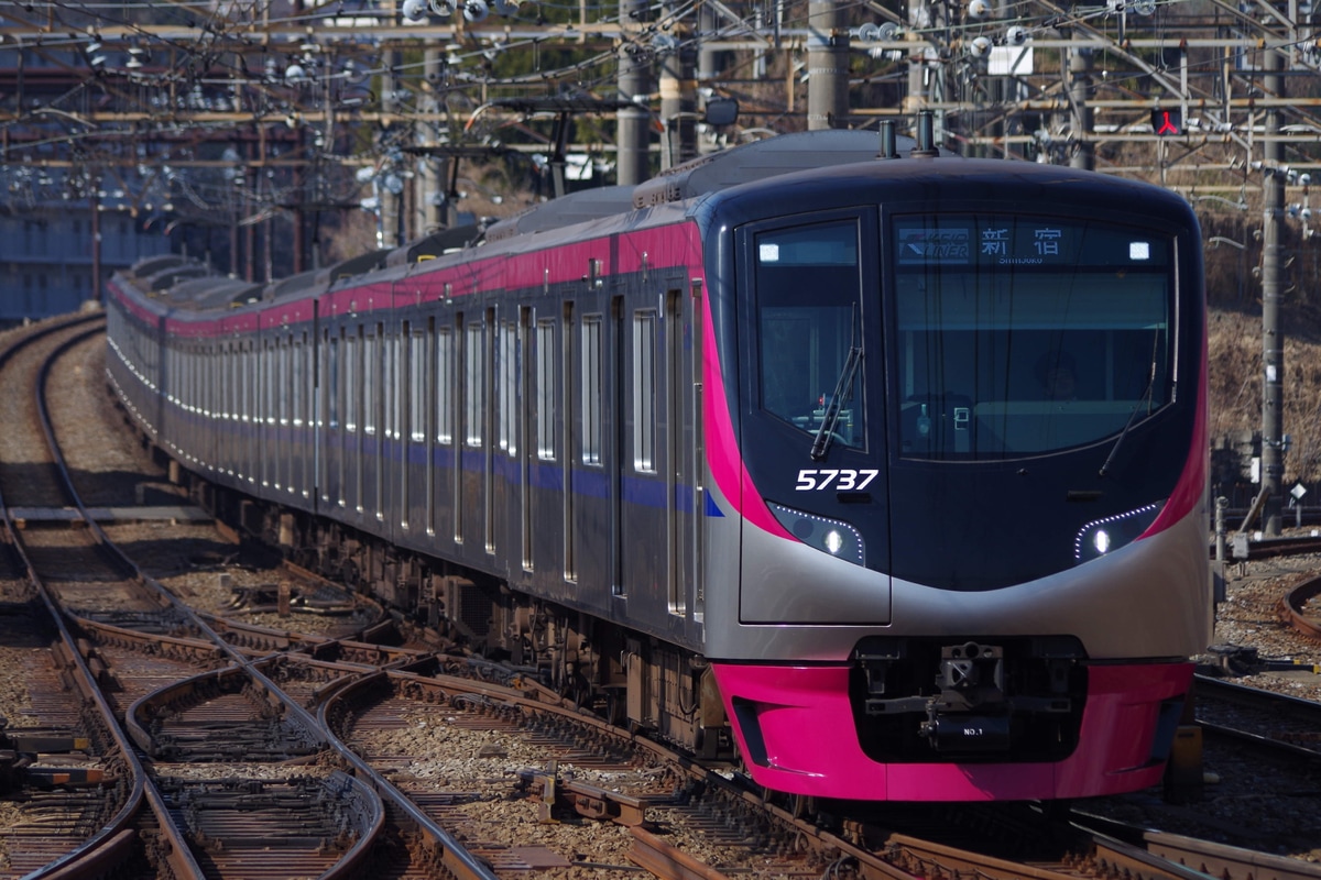 京王電鉄 若葉台検車区 5000系 5737編成