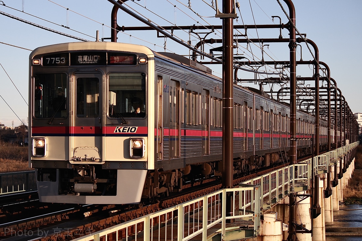 京王電鉄  7000系 7703f