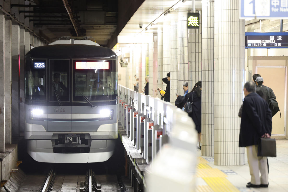 東京メトロ  13000系 13126F
