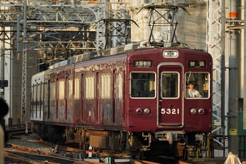 by高　速　進　行