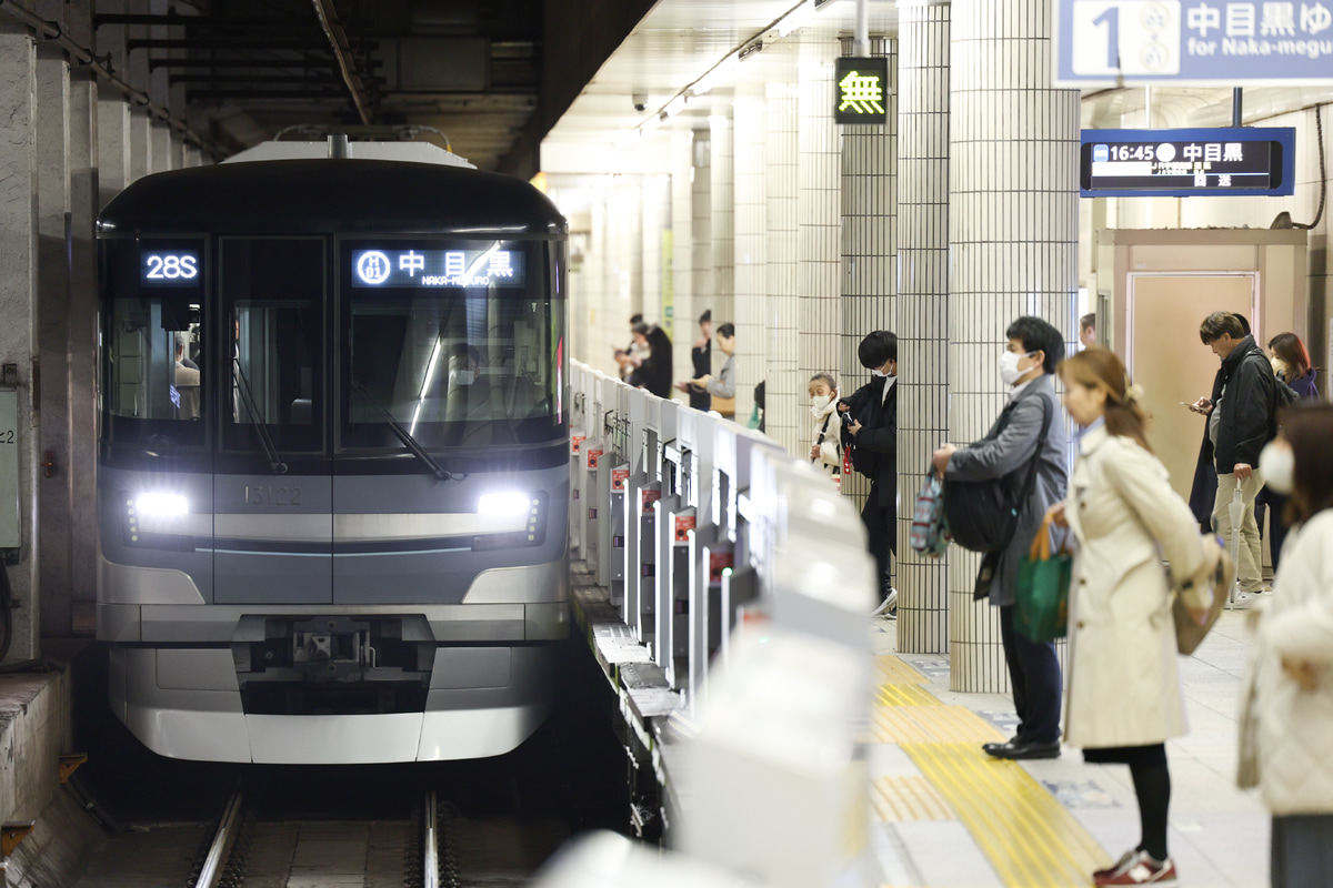 東京メトロ  13000系 13122F