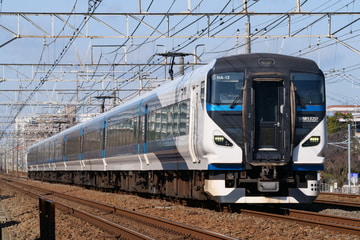 JR東日本E257系NA-13編成を藤沢～辻堂間で撮影した画像