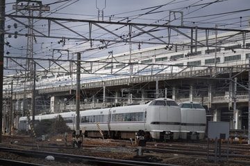 by高　速　進　行